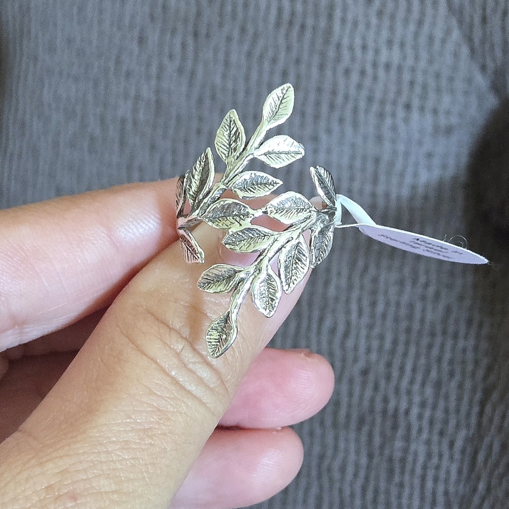 Noa Zuman Sterling Silver🤍 Twisted Bypass Olive🫒 Leaf🌿 Statement Ring💍 - Picture 4 of 16